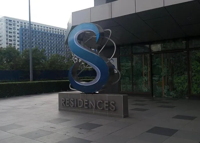 Modern Moa Escape, Work, Chill & Views Manila